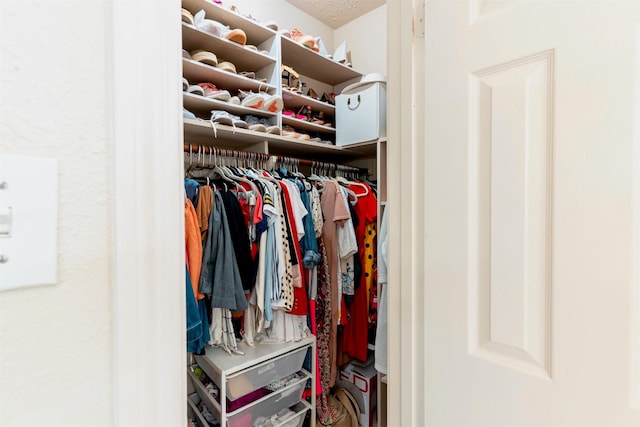 5343 Appleblossom Ln, Friendswood, TX 77546 - view of spacious closet