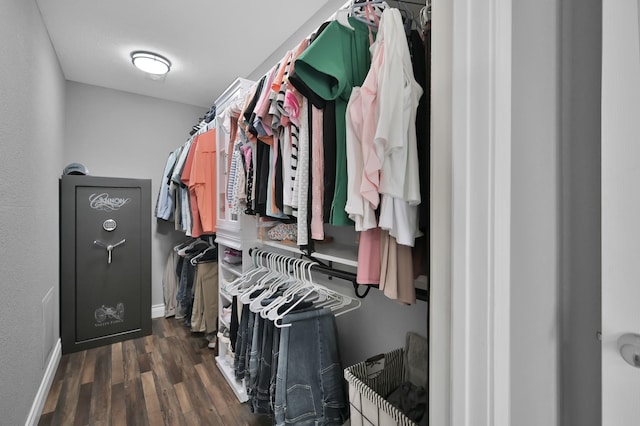 833 Stone Mountain Dr, Conroe, TX 77302 - walk in closet featuring wood finished floors