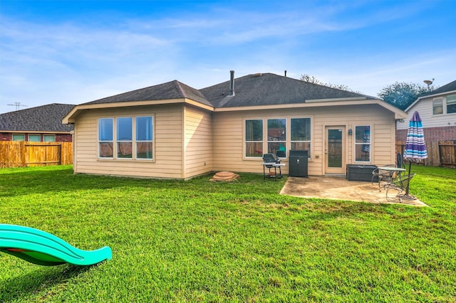 7523 Chathan Glen Ln, Richmond, TX 77407 - rear view of property with a patio area