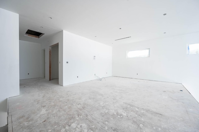 207 W 33rd St, Houston, TX 77018 - unfurnished room with healthy amount of natural light