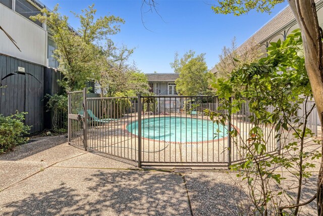 3300 Yorktown St Unit 24, Houston, TX 77056 - view of pool featuring a patio area