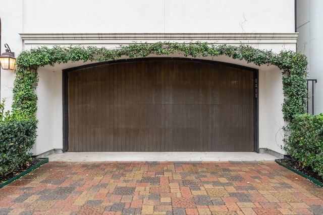 1811 Upland Lks, Houston, TX 77043 - view of garage