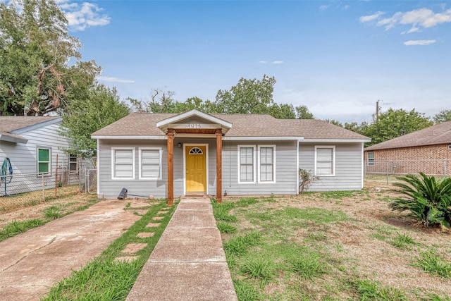3915 Florinda St, Houston, TX 77021 - bungalow with a shingled roof