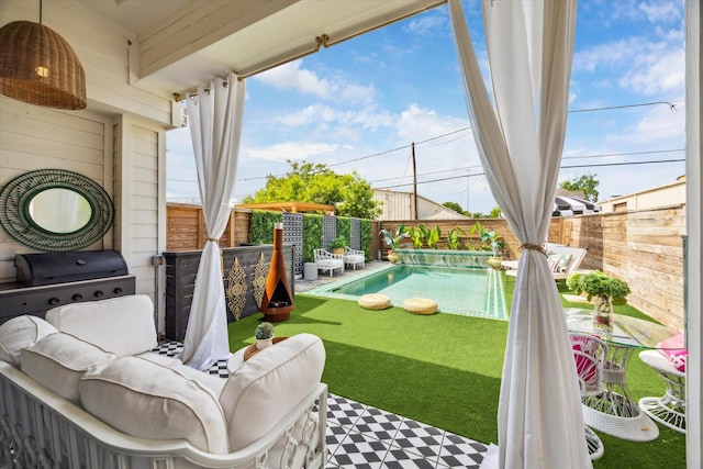 619 W 26th St, Houston, TX 77008 - view of fenced backyard