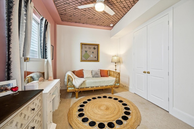 619 W 26th St, Houston, TX 77008 - sitting room with light carpet, ceiling fan, and baseboards