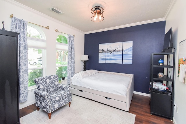 9611 Haven Crossing Ct, Houston, TX 77065 - bedroom featuring wood finished floors, ornamental molding, and baseboards