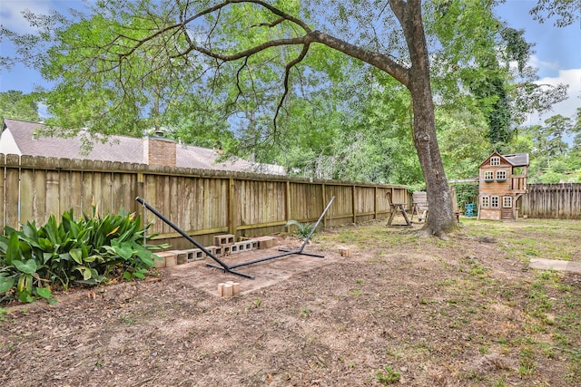 2138 Middle Creek Dr, Houston, TX 77339 - fenced backyard with an outbuilding