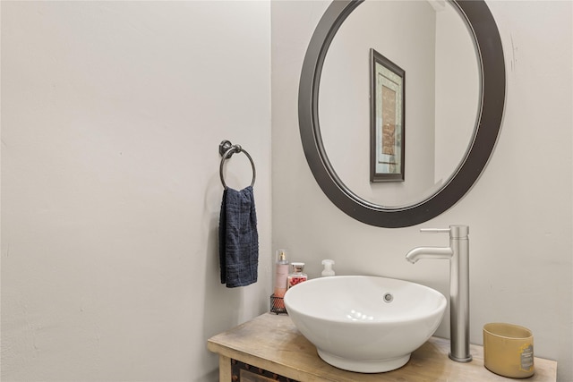 2205 Erin Glen Ct, Deer Park, TX 77536 - bathroom featuring a sink