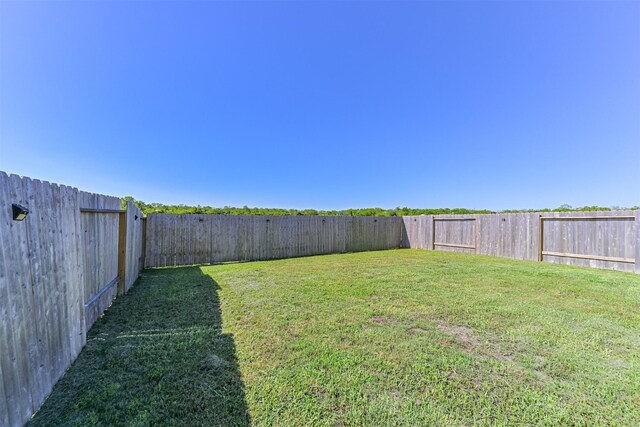 138 Austin Rd, Angleton, TX 77515 - view of yard