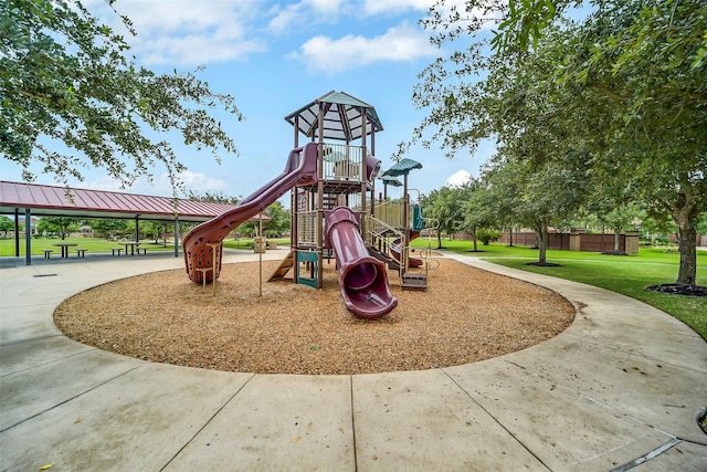4011 Teramo Ln, Katy, TX 77493 - communal playground with a lawn