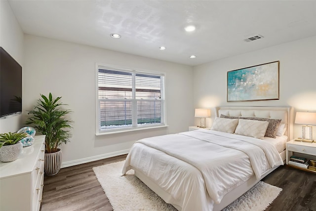 10328 Shadow Oaks Dr, Houston, TX 77043 - bedroom with dark wood-type flooring, recessed lighting, and baseboards