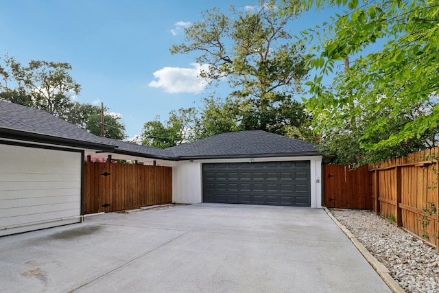 10328 Shadow Oaks Dr, Houston, TX 77043 - garage with driveway
