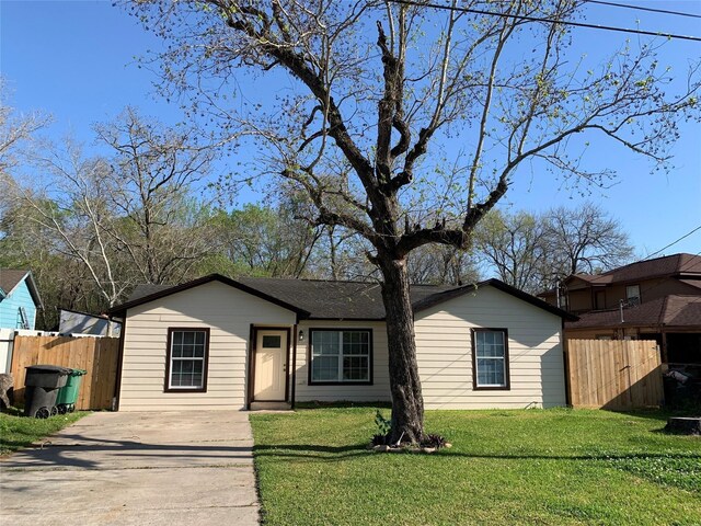 7629 Teesdale Dr, Houston, TX 77028 - photo 1