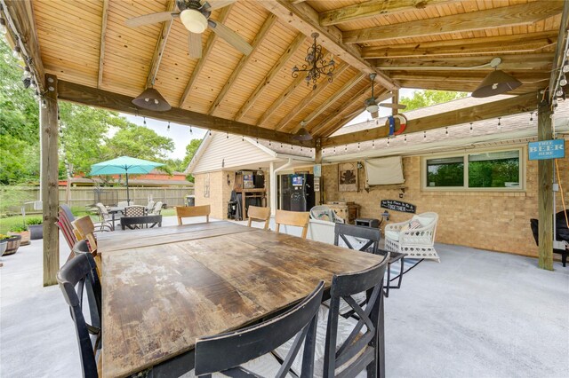 2465 Ryan Dr, Alvin, TX 77511