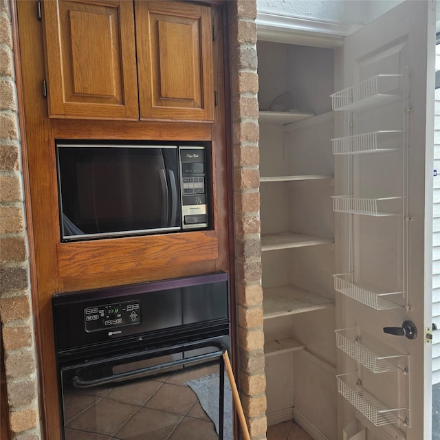 3306 S Greenpark Dr, Houston, TX 77082 - view of storage area
