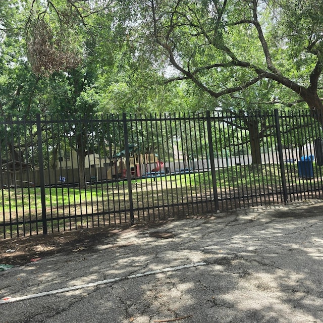 3306 S Greenpark Dr, Houston, TX 77082 - view of gate