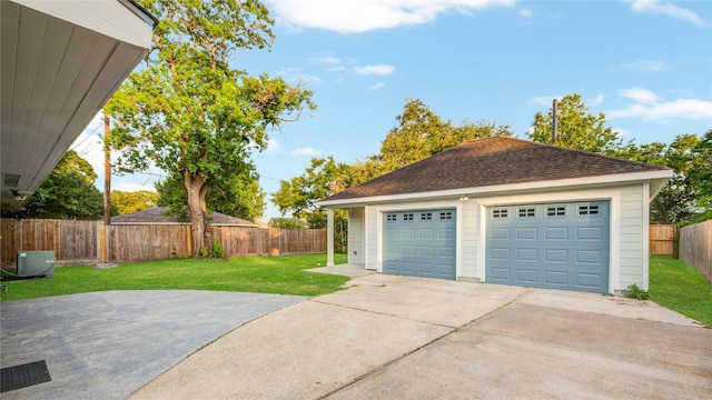 5007 Redstart St, Houston, TX 77035 - view of detached garage
