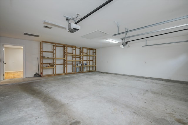 5007 Redstart St, Houston, TX 77035 - garage with a garage door opener