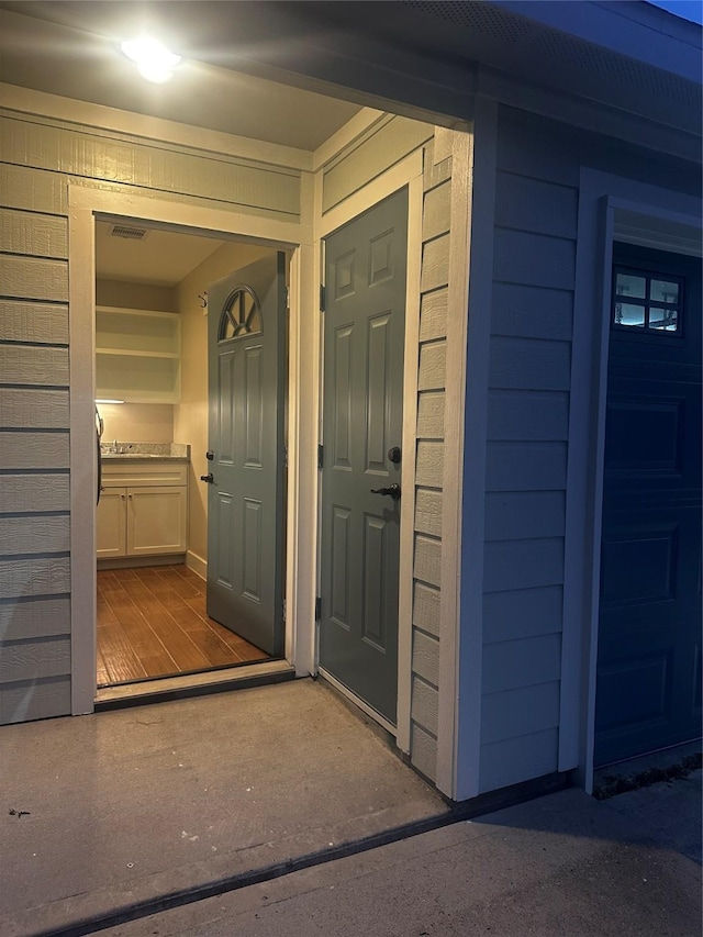 5007 Redstart St, Houston, TX 77035 - view of doorway to property