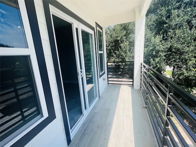 6804 Foster St, Houston, TX 77021 - view of balcony