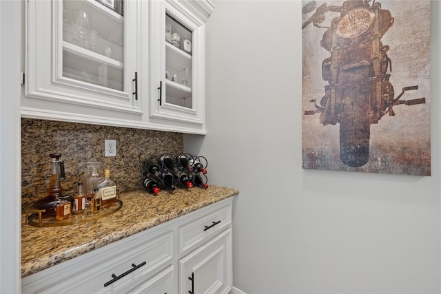 5902 Cardinal Creek Way, Kingwood, TX 77345 - indoor dry bar featuring decorative backsplash