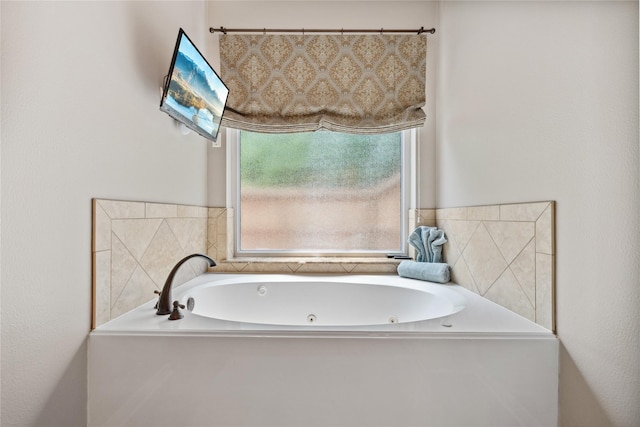5902 Cardinal Creek Way, Kingwood, TX 77345 - full bathroom with a whirlpool tub