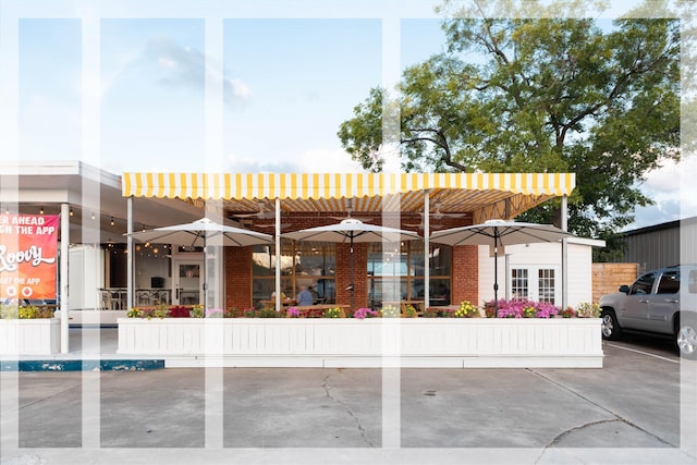 1346 Thornton Rd, Houston, TX 77018 - view of property with uncovered parking