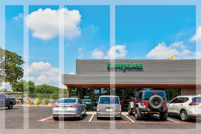 1346 Thornton Rd, Houston, TX 77018 - view of uncovered parking lot