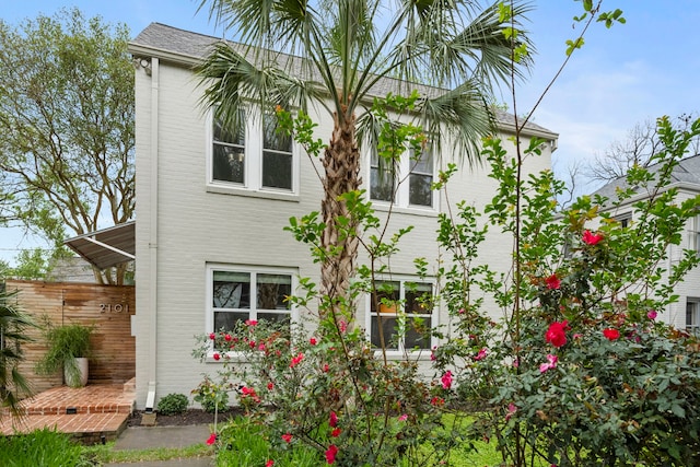 2101 Banks St, Houston, TX 77098 - view of side of home