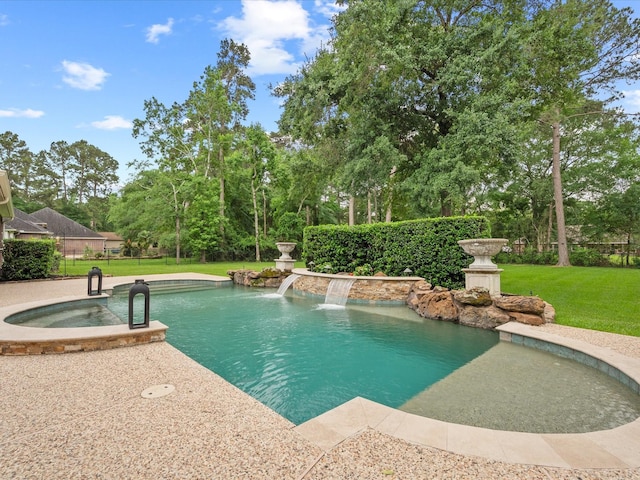 9810 Clubhouse Cir, Magnolia, TX 77354 - view of swimming pool featuring a lawn, a pool with connected hot tub, and view of scattered trees