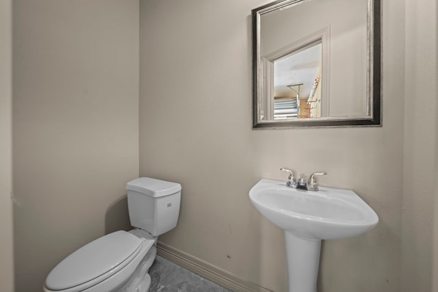 261 Ridge Lake Dr, Montgomery, TX 77316 - half bathroom with toilet and baseboards