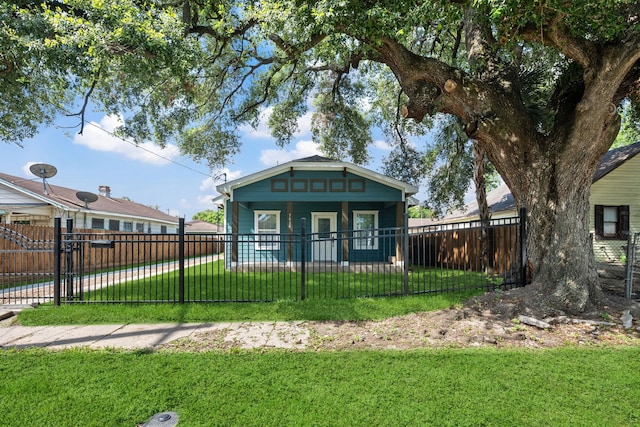 7024 Avenue Ave E, Houston, TX 77011 - view of front of home featuring a swimming pool