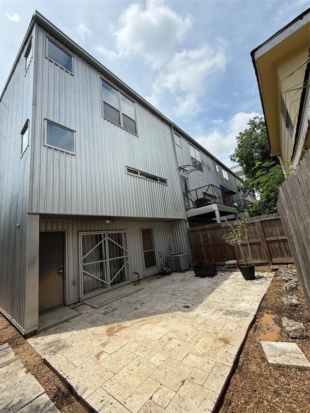 2508 Calumet St Unit E, Houston, TX 77004 - back of house with a patio
