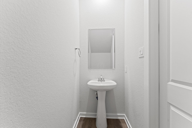 16514 Lake Austin St, Cypress, TX 77433 - bathroom with wood finished floors and a textured wall