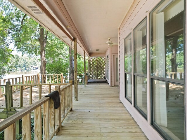 1925 E Lake Dr, Huntsville, TX 77340 - deck with a ceiling fan