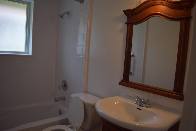 611 Glenvale Dr, Houston, TX 77060 - full bath featuring toilet, shower / tub combination, and vanity