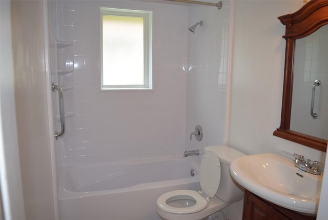 611 Glenvale Dr, Houston, TX 77060 - full bath featuring toilet, vanity, and shower / bathtub combination