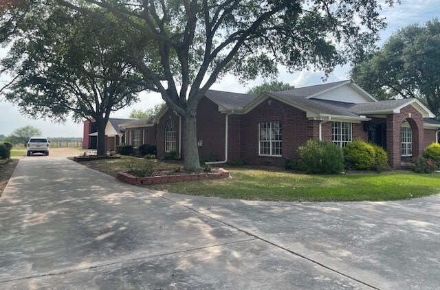 8695 N State Highway 71, El Campo, TX 77437 - photo 2