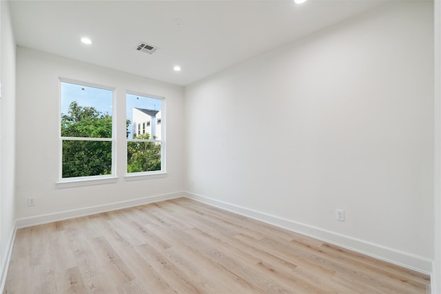 3735 Lydia St, Houston, TX 77021 - spare room featuring recessed lighting, light wood-type flooring, and baseboards