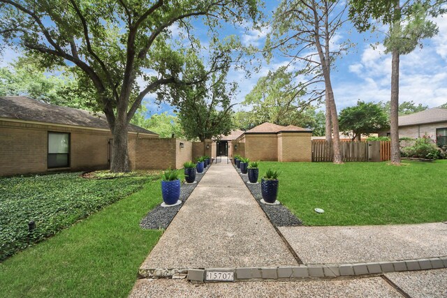 15707 Steamboat Ln, Houston, TX 77079 - photo 1