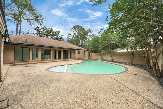 15707 Steamboat Ln, Houston, TX 77079 - view of pool featuring a patio and a fenced backyard
