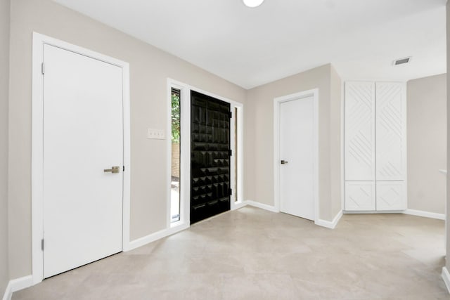15707 Steamboat Ln, Houston, TX 77079 - foyer featuring baseboards