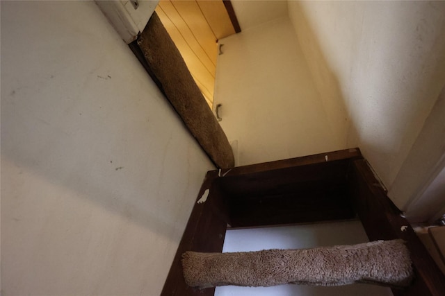 6416 Dawnridge Dr, Houston, TX 77035 - view of staircase