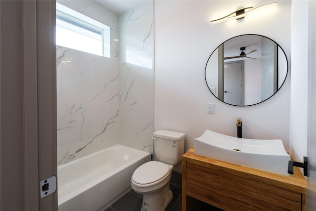 1053 W 15th 1/2 St, Houston, TX 77008 - bathroom featuring ceiling fan, vanity, and shower / bath combination