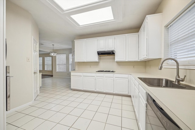 16403 Wellers Way, Houston, TX 77095 - kitchen with under cabinet range hood, a sink, gas cooktop, dishwashing machine, and light countertops