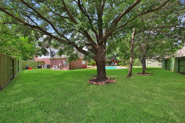 3006 Nickleby Ct, Katy, TX 77494 - view of yard with an outdoor pool