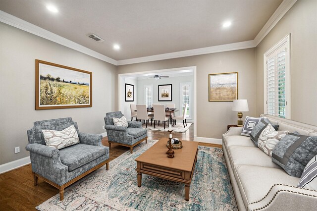 1615 Lake Wilderness Ln, Kingwood, TX 77345 - living room featuring ornamental molding, wood finished floors, baseboards, recessed lighting, and ceiling fan