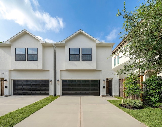 224 W 23rd St Unit B, Houston, TX 77008 - multi unit property with a garage, stucco siding, and concrete driveway