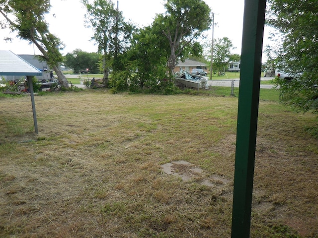 628 Austin St W, Matagorda, TX 77457 - view of yard