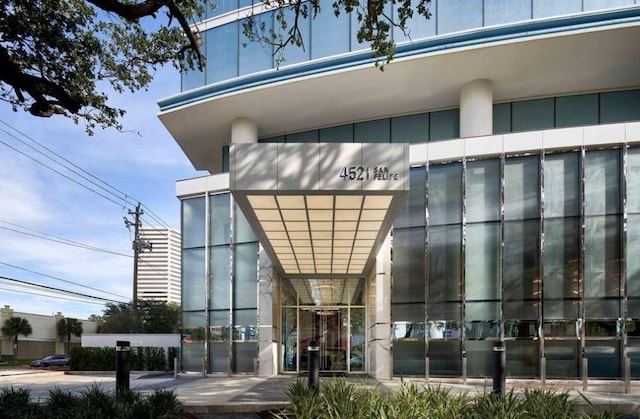 4521 San Felipe St Unit 2601, Houston, TX 77027 - view of building exterior